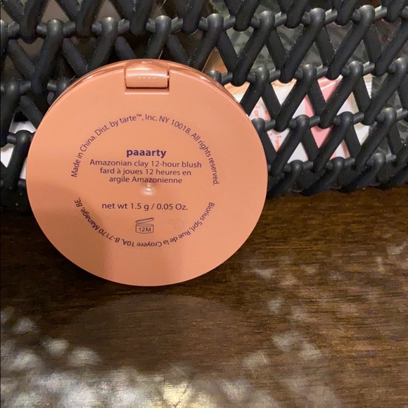 Tarte blush - Picture 2 of 3